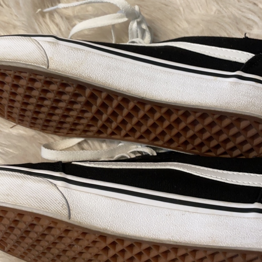 Vans - Picture 4 of 6